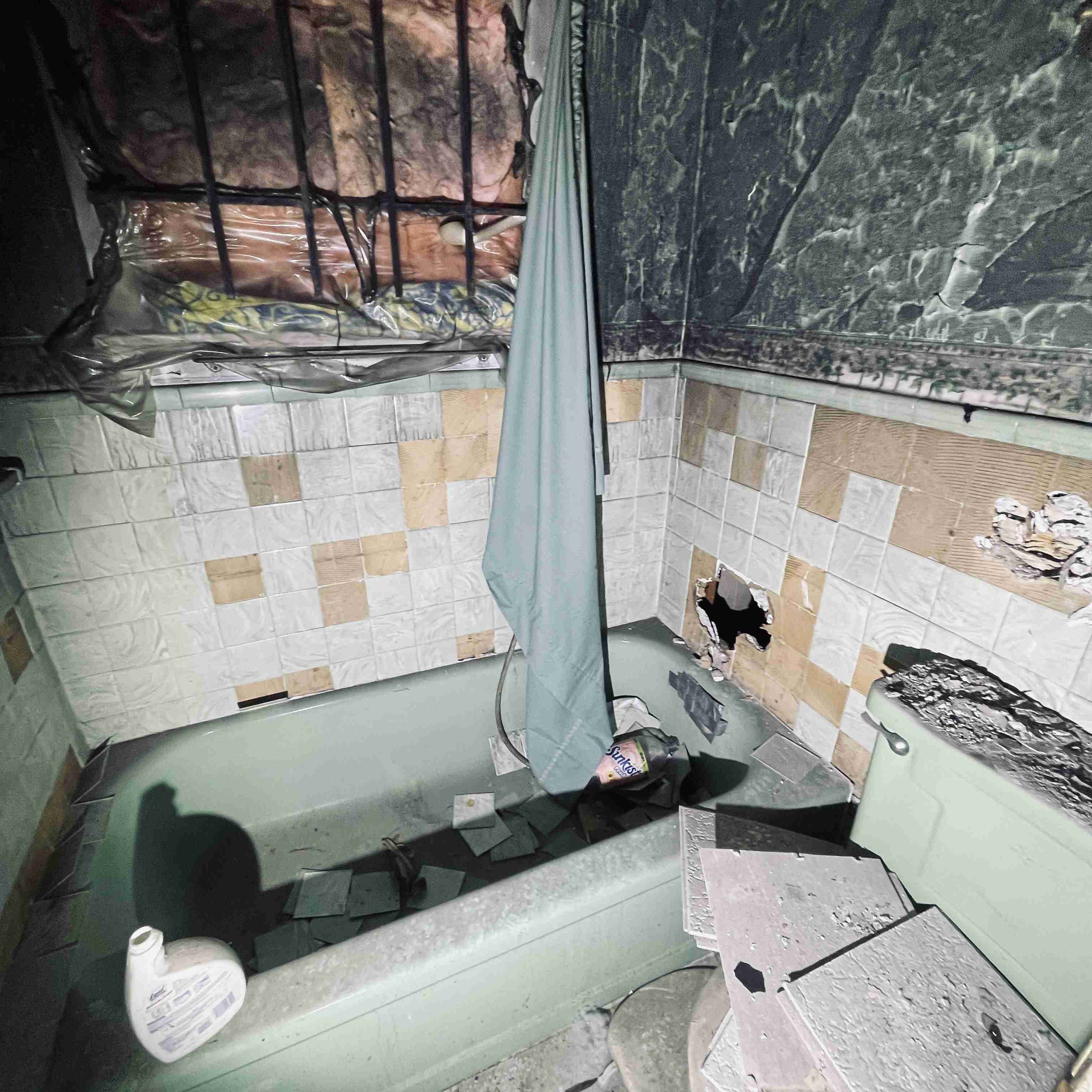 1060 Meldrum (46).jpg